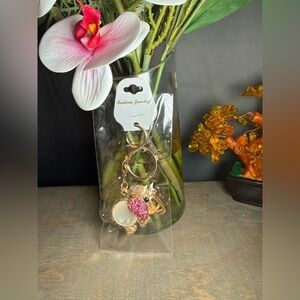 Fashion Jewelry Gold-Tone Pink Elephant Key & Card Holder Charm